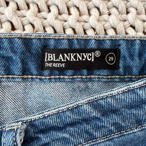 NWT Blank NYC Fresh as a Daisy Floral Pattern The Reeve High-Rise Ribcage Shorts - Picture 11 of 13